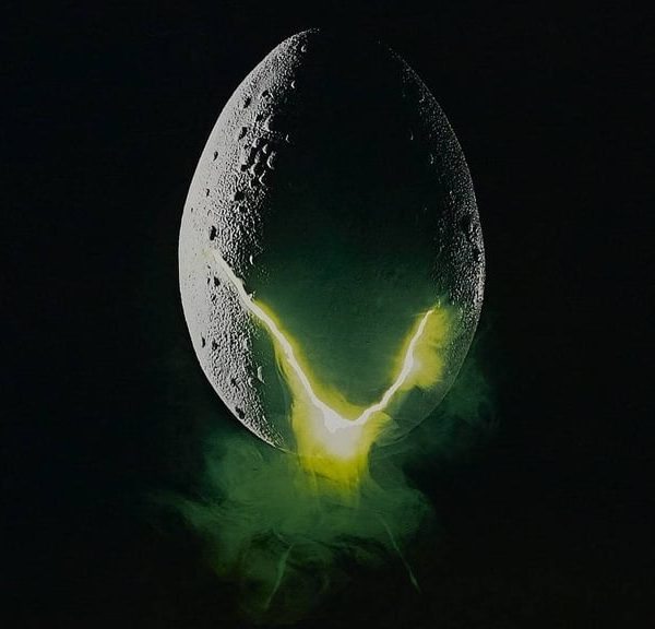 "Les gens sont sortis en hurlant" Ce film de SF légendaire noté 93% fut si violent que les gens ont fui le cinéma : en 2025, c'est désormais un classique