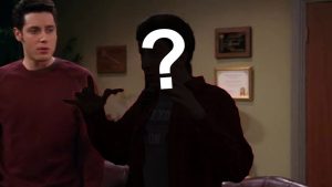 C'est passé inaperçu, mais un acteur de The Big Bang Theory est apparu plus tôt dans l'univers de Friends… et jouant (presque) le même rôle !