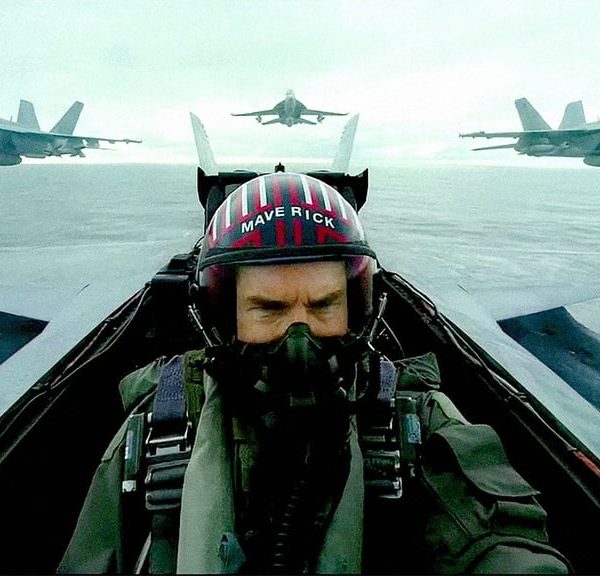 Tom Cruise ne peut pas tout faire seul finalement : voici la preuve qu'il n'a pas piloté les avions de chasse dans Top Gun Maverick !