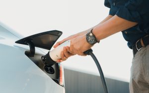 Voitures électriques : le leasing social pour sauver les ZFE ? Le gouvernement y pense