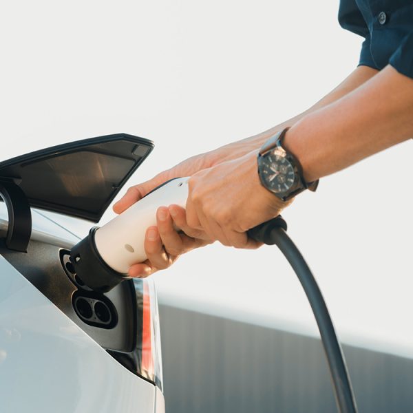 Voitures électriques : le leasing social pour sauver les ZFE ? Le gouvernement y pense