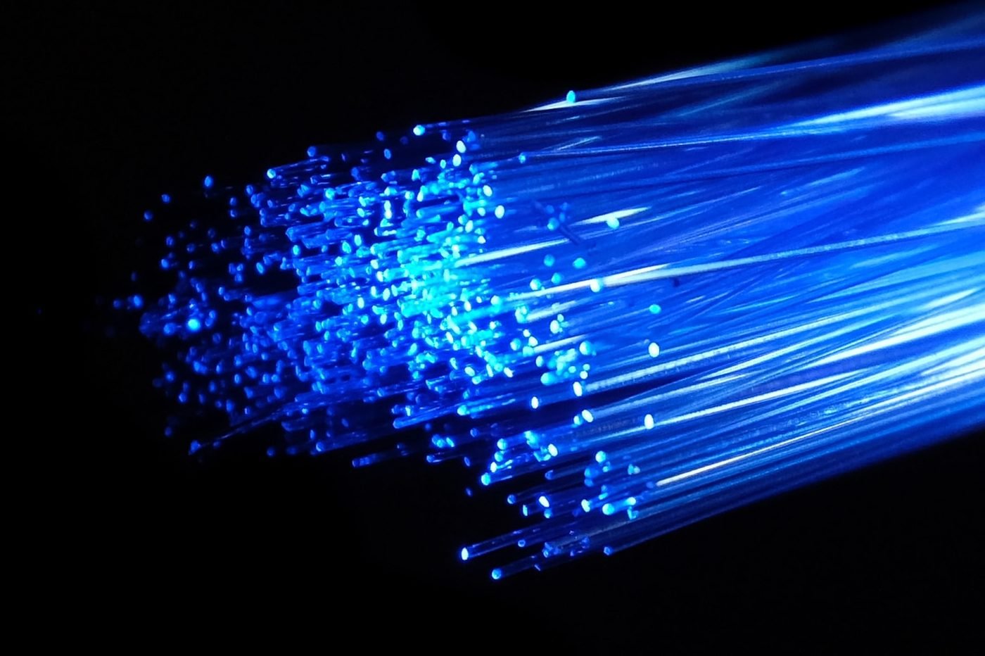 Déploiement de la fibre : Orange cale, l’Arcep gronde