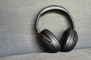 Test JBL Tour One M3 : le casque haut de gamme qui utilise enfin Auracast