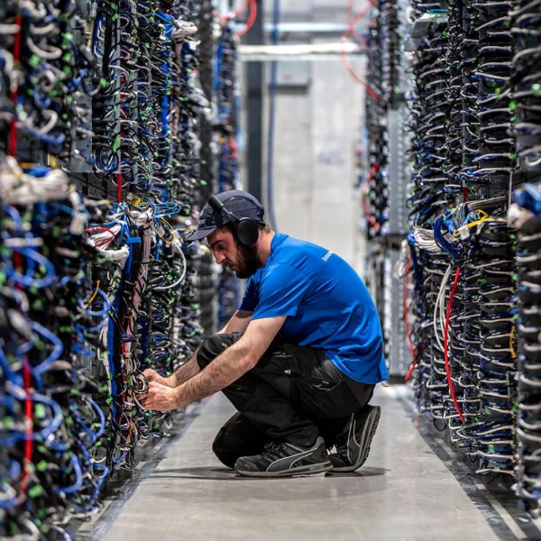 OVH : on vous emmène à l’intérieur du data center du champion français du cloud