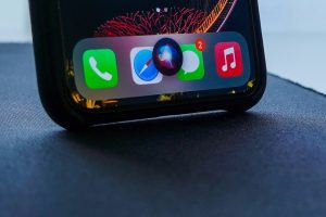 Bye bye Siri : Apple pourrait vous laisser choisir un autre assistant vocal sur l’iPhone