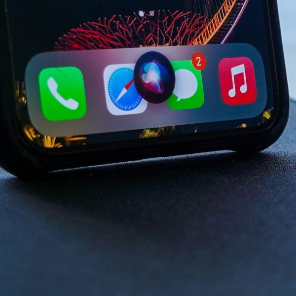 Bye bye Siri : Apple pourrait vous laisser choisir un autre assistant vocal sur l’iPhone