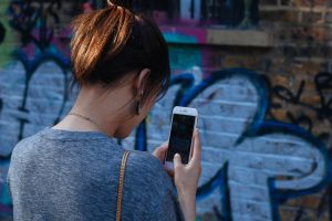 Arnaque à la fête des Mères : gare aux escroqueries « coucou Maman » par SMS ou WhatsApp