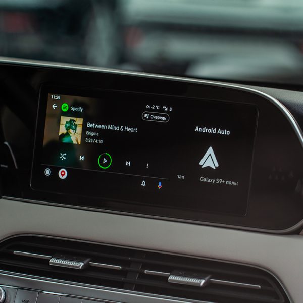 Android Auto cartonne en 2025, ce chiffre qui donne le tournis le prouve
