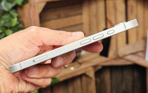 Apple semble bien préparer un iPhone sans aucun bouton physique