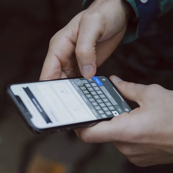 Ce forfait mobile innovant écrase le marché : économe, flexible et pas cher, il a tout pour lui