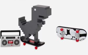 Google vend désormais le dinosaure de Chrome sur son shop, avec des petits accessoires irrésistibles