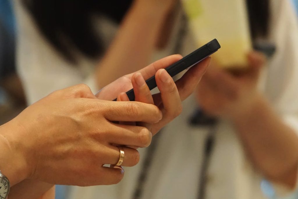 Le démarchage téléphonique sans consentement sera bien interdit… à partir de 2026