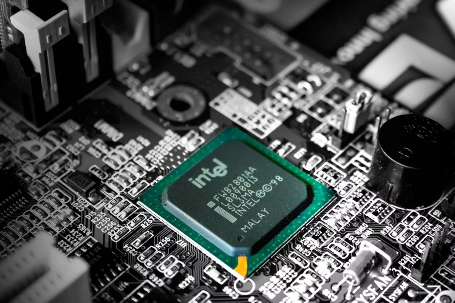 Une faille des processeurs Intel permet de pirater vos mots de passe