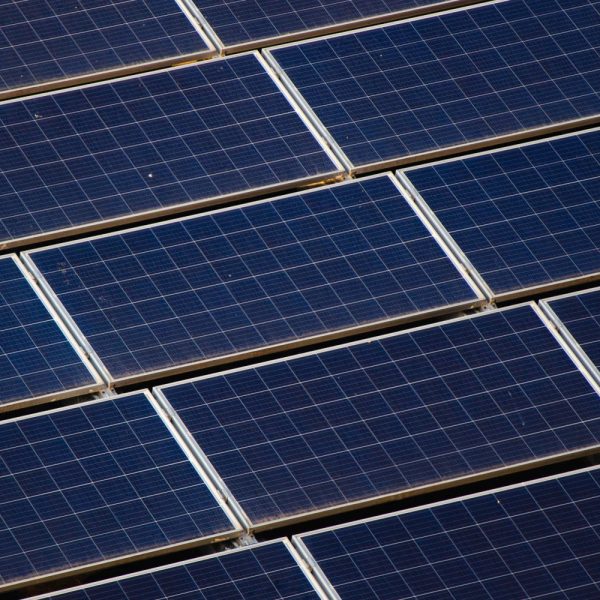 TotalEnergies inaugure un parc de 400 000 panneaux solaires en Europe