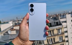 Prise en main du Galaxy S25 Edge : un beau bijou qui mise tout sur la finesse