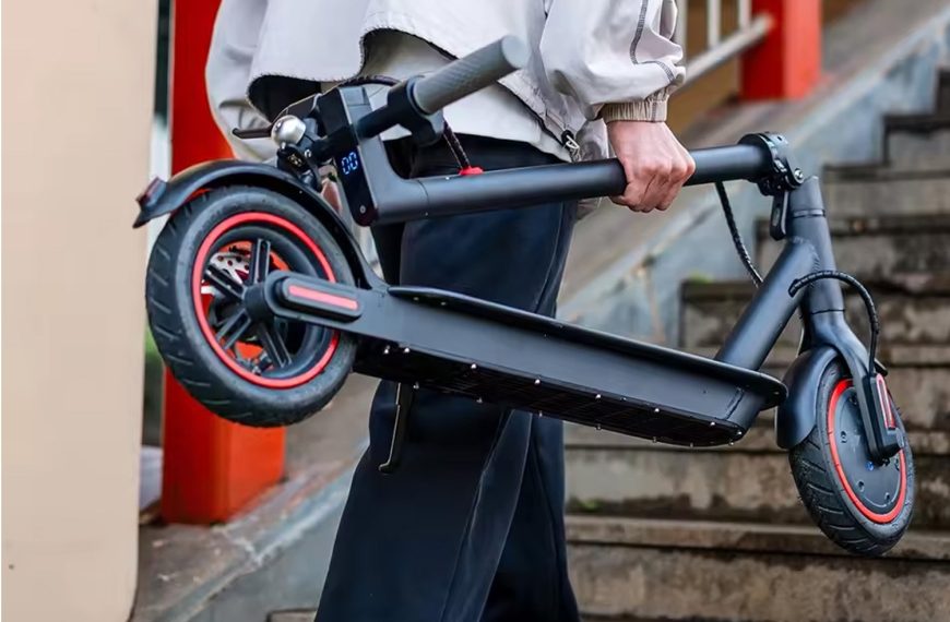 Vendue pour une bouchée de pain, cette trottinette électrique est une vraie dinguerie  