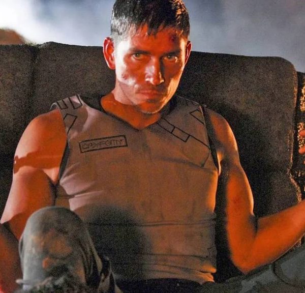 Ce film de SF noté 37% est passé inaperçu à l'époque, mais il est très proche de la saga Predator actuelle