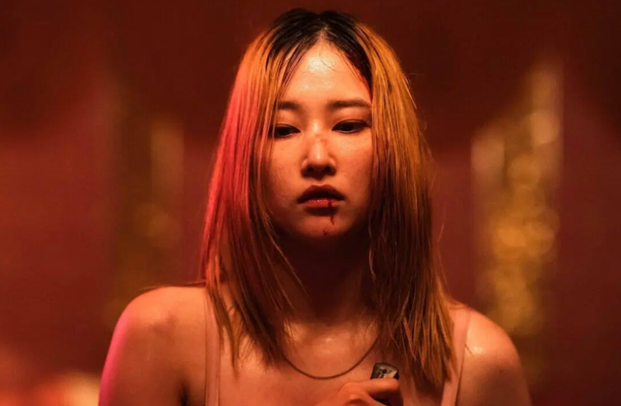 "Des combats badass" Il existe un autre film d'action Ballerina sans Ana de Armas. Notée 91%, c'est une exclusivité Netflix