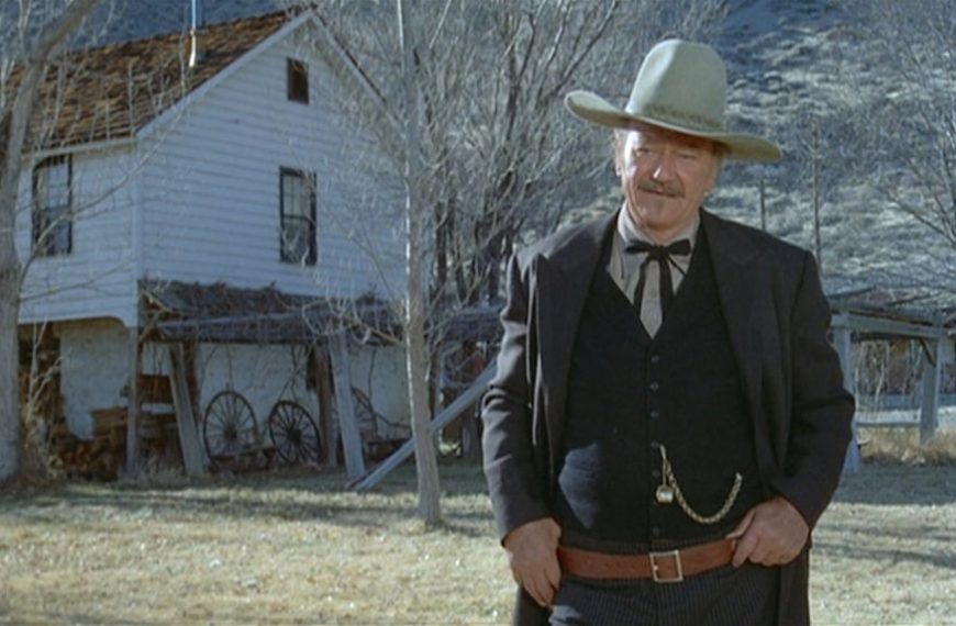 “Le meilleur film que j’ai vu de ma vie” L’acteur John Wayne a démonté ce film… avant de finir en larmes devant : il s’est lourdement trompé à son sujet !