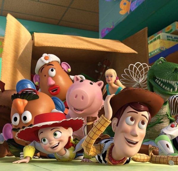 Les écrans captivent nos enfants. Toy Story 5 intègre donc ce personnage inattendu qui va parler à nos chères petites têtes blondes…