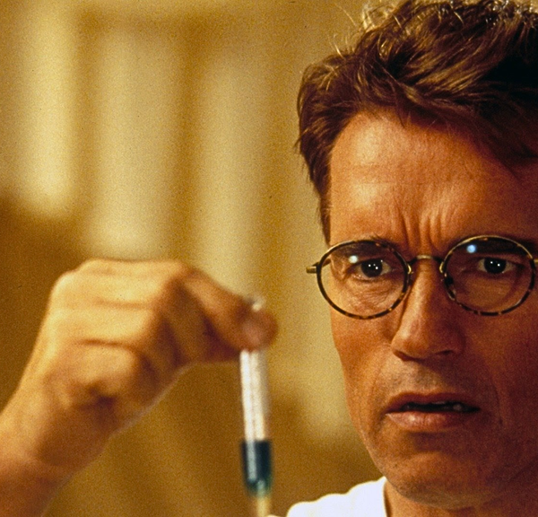 “J’ai oublié toutes mes répliques” Arnold Schwarzenegger a vécu un moment très gênant lors du tournage de ce film à cause d’un repas arrosé