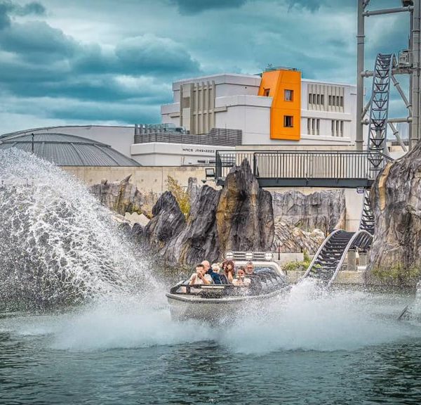 "La sauce !" Je suis entré dans le Triangle des Bermudes au Futuroscope et je me suis mouillé jusqu'au cou pour vous rapporter ces images….