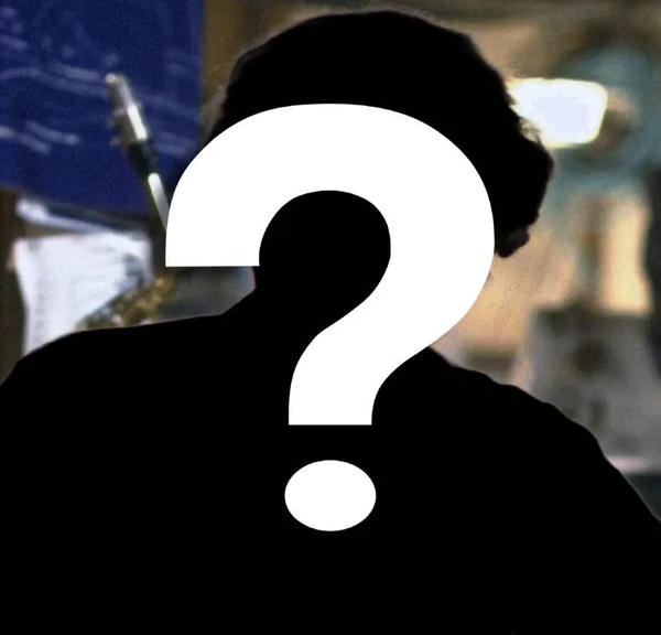 Alors qu'il n'avait que 46 ans, cet acteur iconique des années 90 paraît en avoir 15 de plus dans cette saga de SF !