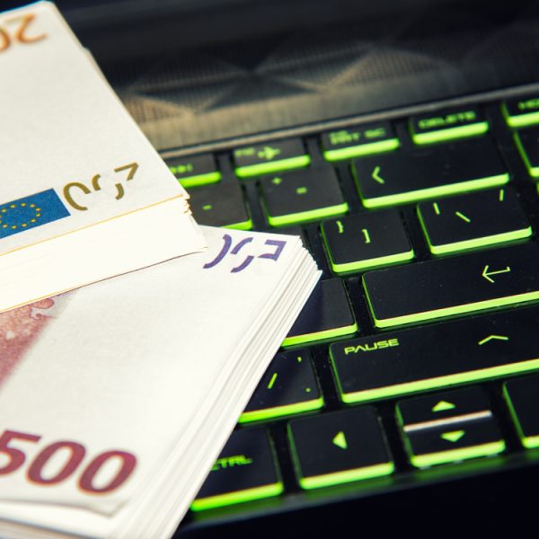 Urssaf : un versement de 930 euros arrive-t-il vraiment sur votre compte ? Tout savoir sur cette info qui enflamme le Web