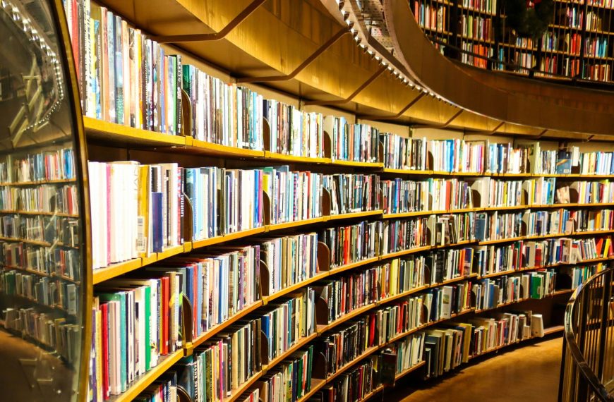 Scanner des livres pour entraîner son IA : c’est légal aux États-Unis, selon cette décision de justice inédite