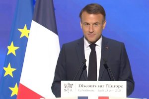 Les réseaux sociaux bientôt interdits aux moins de 15 ans en France ?