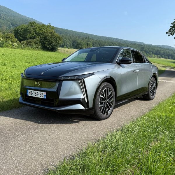 On a testé la voiture électrique d’Emmanuel Macron