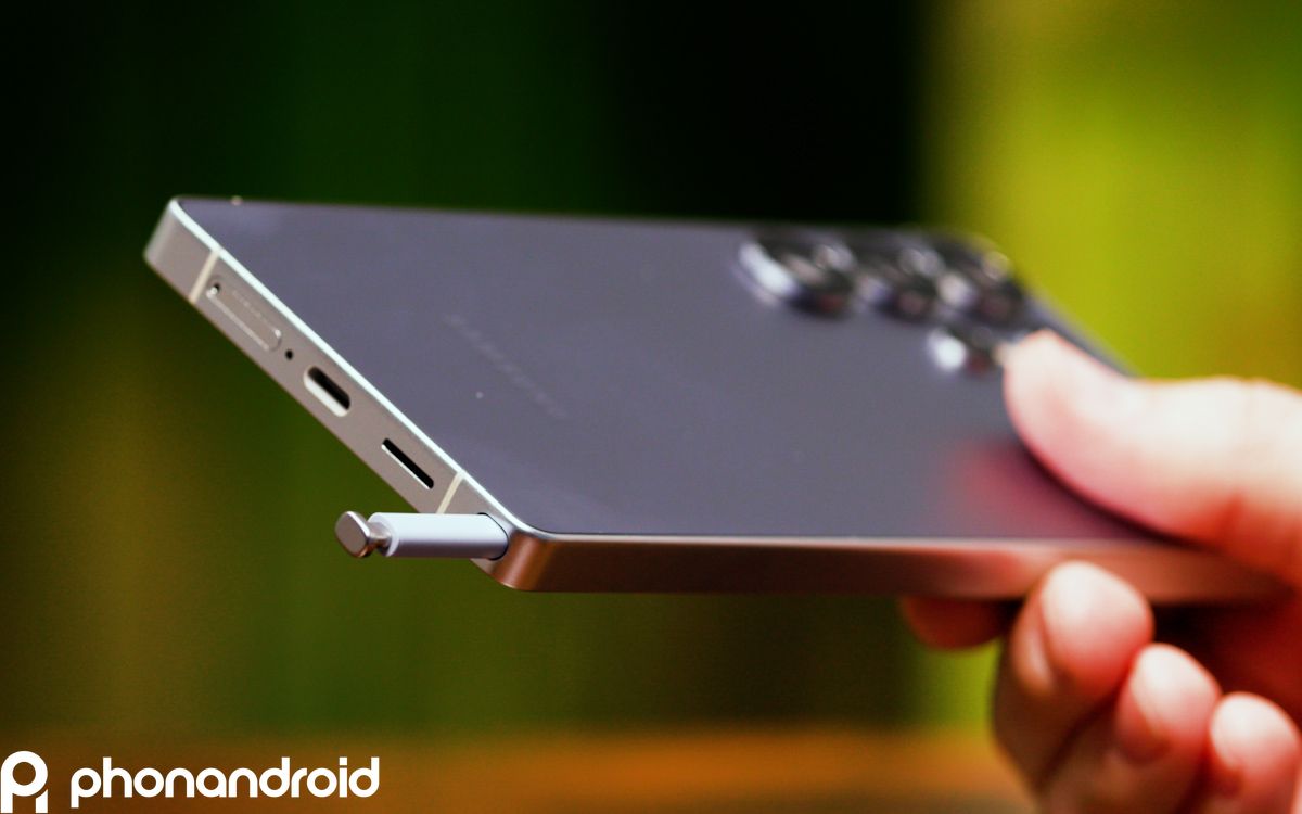 Le Galaxy S26 Ultra serait enfin équipé d’aimants, mais en sacrifiant une de ses fonctions majeures