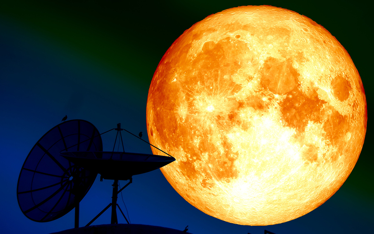 La Lune n’est pas grise, elle est recouverte de petite perles orange et on a enfin percé leur mystère