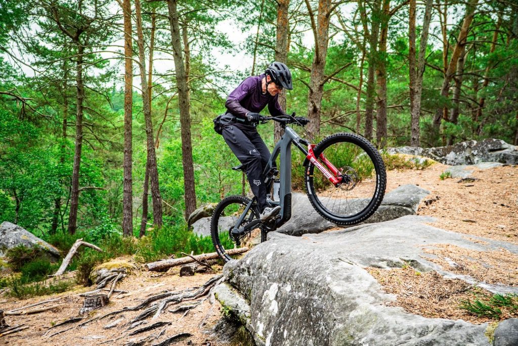 Moustache Clutch 160 : prise en main du VTTAE avec transmission automatique Pinion