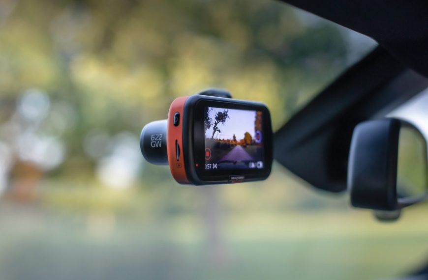 Dashcams : comment bien choisir votre première caméra embarquée pour la voiture