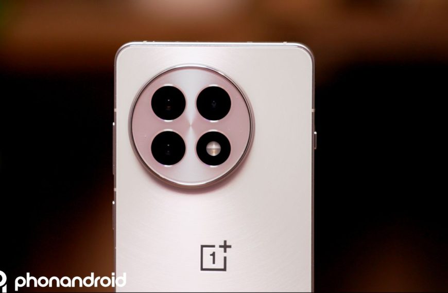 Le OnePlus 15 s’attaque au Galaxy S26 avec une batterie géante et un design surprenant