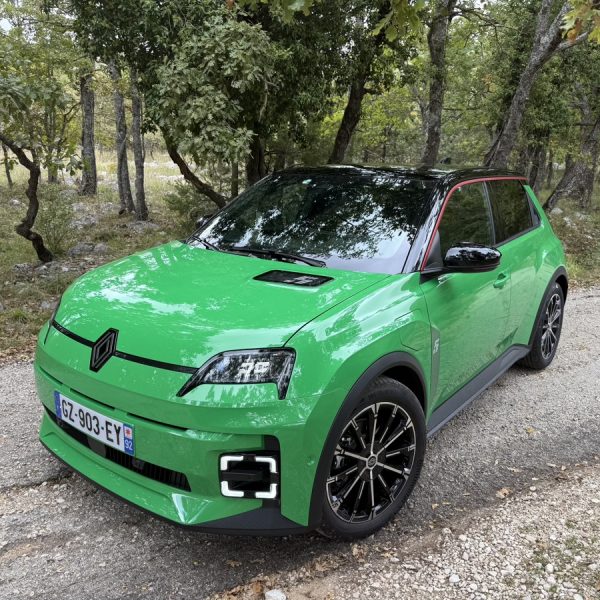 Voitures électriques : cette étude montre que quand il fait froid, mieux vaut en avoir une petite