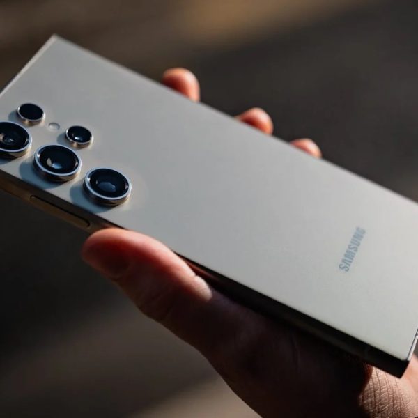 Le Galaxy S24 Ultra est à un prix de FOLIE : il est à -49% jusqu’à ce soir minuit 🔥