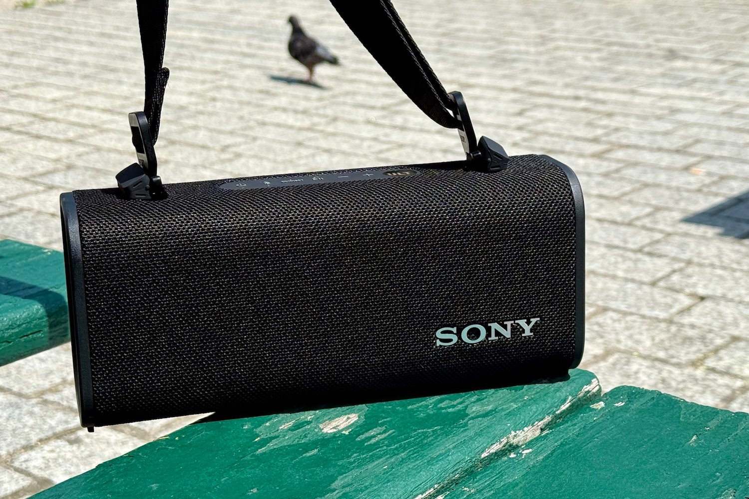 Test Sony ULT Field 3 : l’enceinte Bluetooth taillée pour l’extérieur et les grosses basses