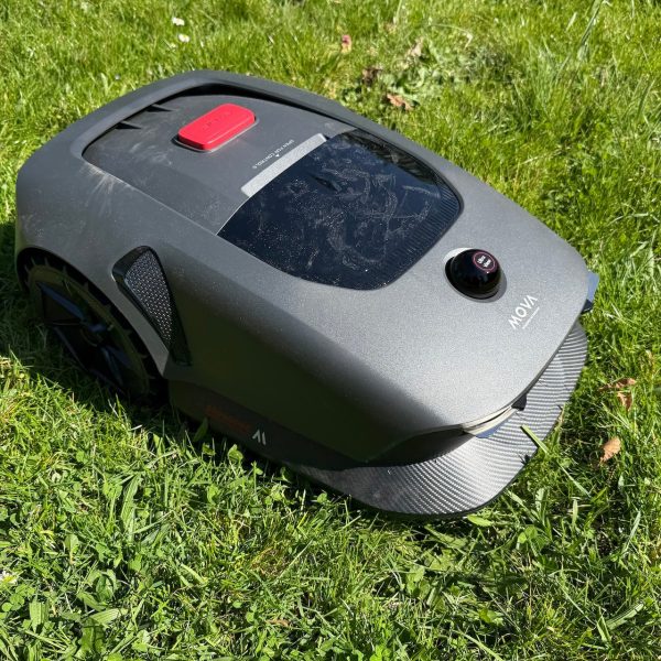 Test Mova 600 : tondeuse robot + LiDAR à moins de 900 euros, le combo parfait ?