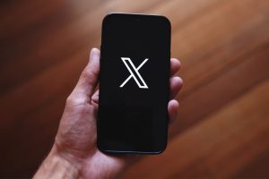 X (ex-Twitter), un site porno ? La France pourrait imposer la vérification de l’âge