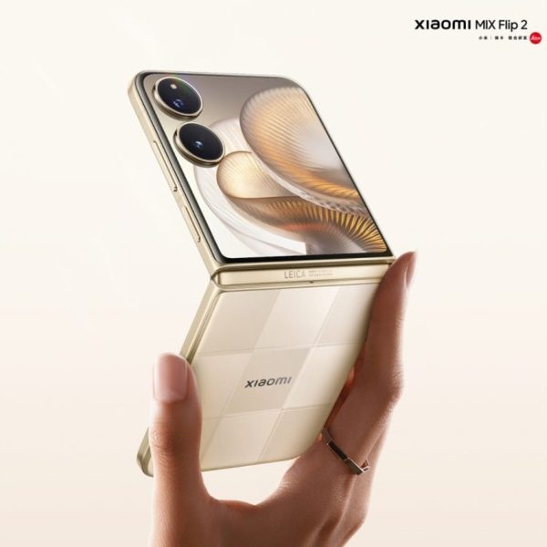 Le Xiaomi Mix Flip 2 risque de faire la leçon au Galaxy Z Flip 7 sur un point central
