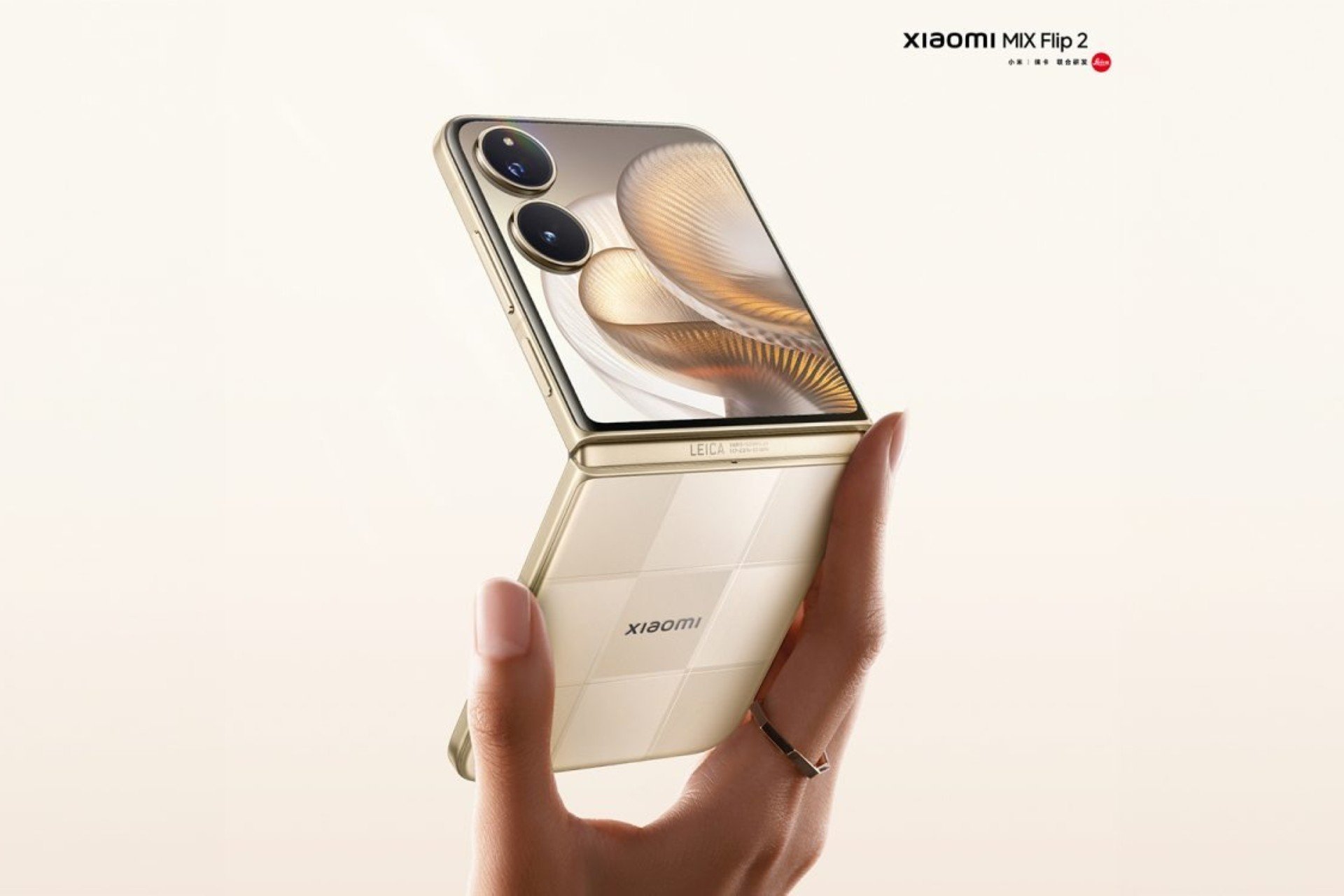 Le Xiaomi Mix Flip 2 risque de faire la leçon au Galaxy Z Flip 7 sur un point central