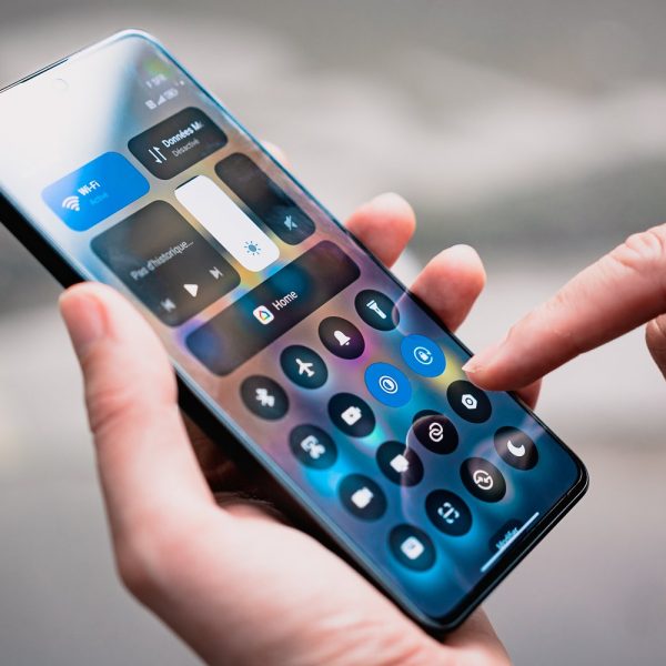 Xiaomi commence à distribuer HyperOS 2.2 en Europe