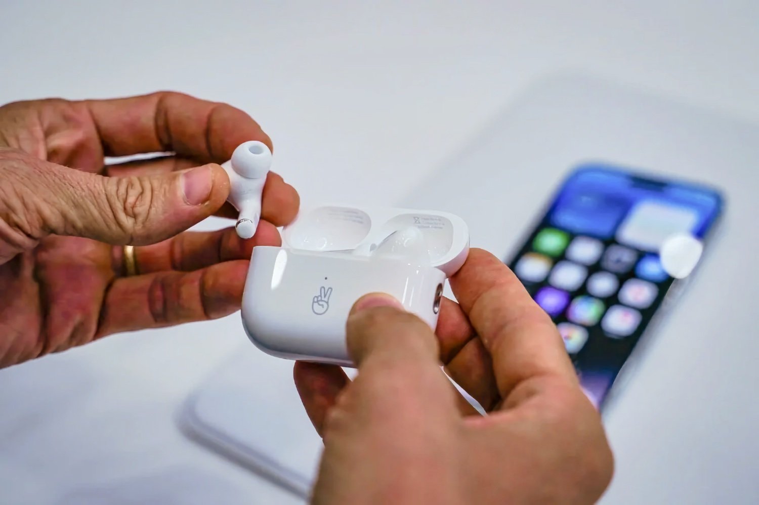 AirPods : comment tester les nouveautés logicielles avant tout le monde