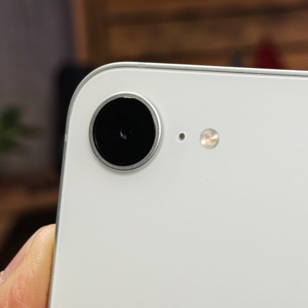 L’iPhone 17 Air surprend avec une caméra frontale jamais vue à cet endroit
