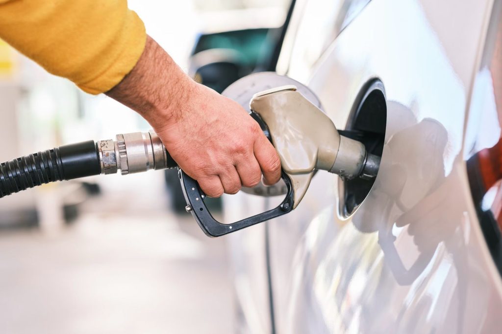 Arnaque à la pompe : comment quatre escrocs ont volé les données bancaires des automobilistes