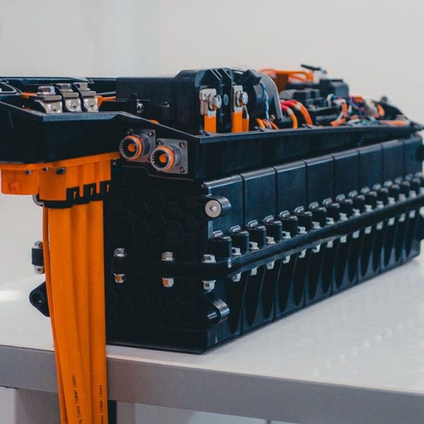 Recharger sa voiture en 18 secondes ? C’est désormais possible avec cette batterie qui vient d’entrer en production