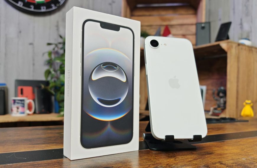 Soldes iPhone 16e : le smartphone n’a jamais été aussi peu cher, c’est une affaire !