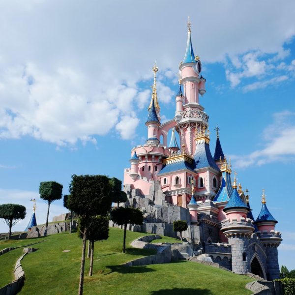 Fuite de données chez Disneyland Paris ? Des pirates diffusent « des milliers d’informations sensibles »